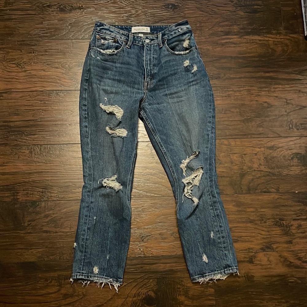 Abercrombie & Fitch high rise mom jean curve love 26/2s